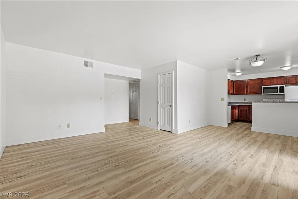 5383 Indian River, Las Vegas, NV 89103