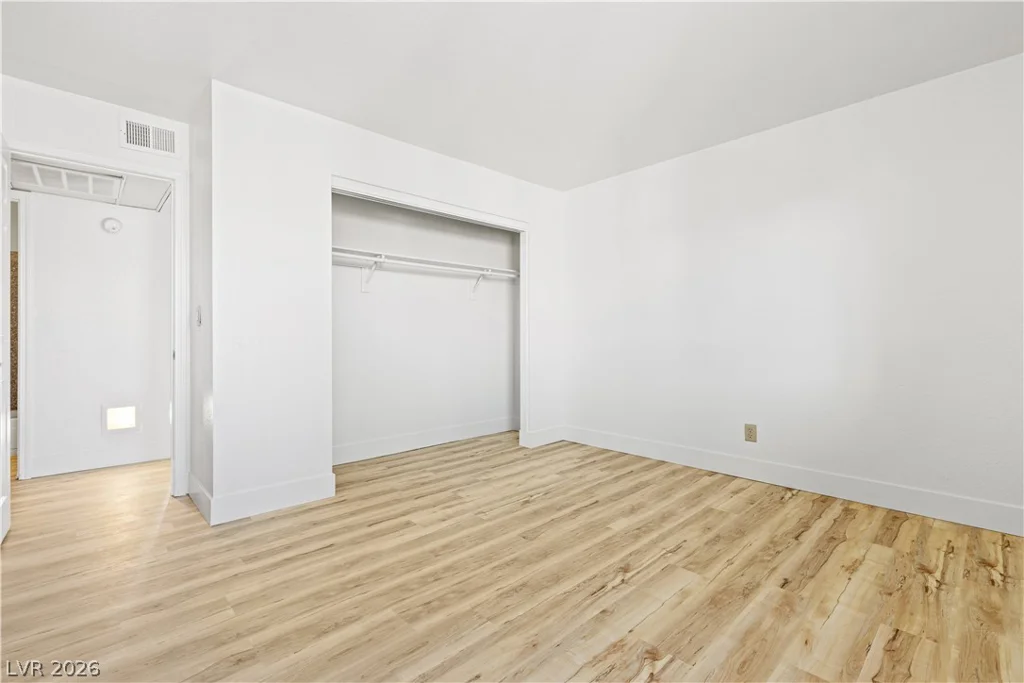 5383 Indian River, Las Vegas, NV 89103