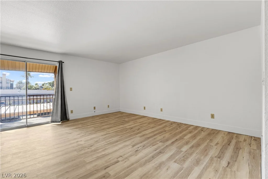 5383 Indian River, Las Vegas, NV 89103