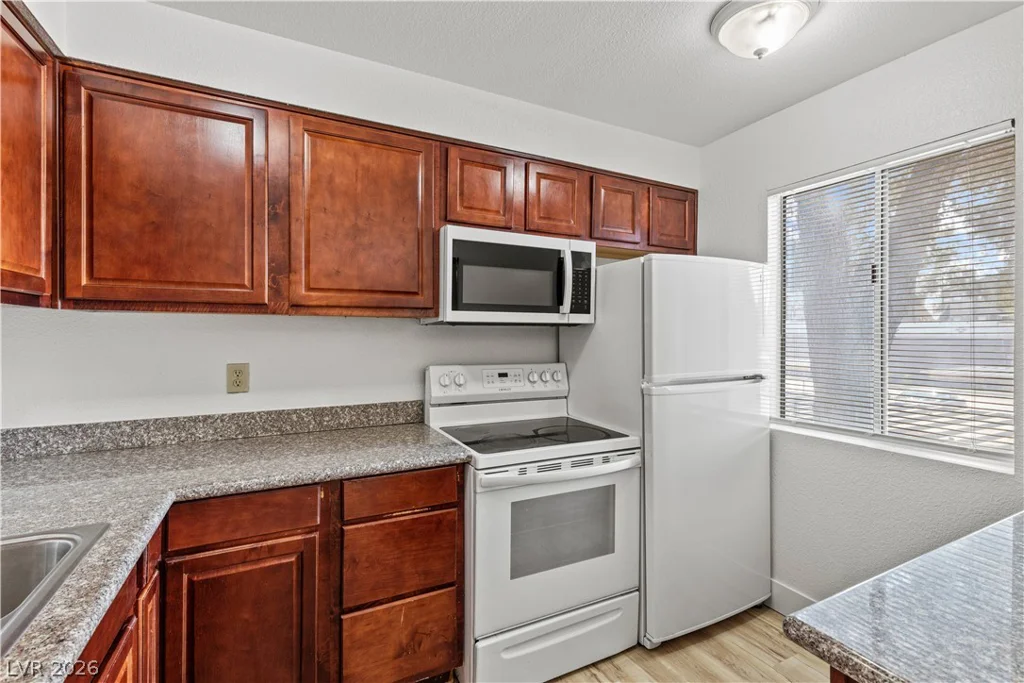 5383 Indian River, Las Vegas, NV 89103