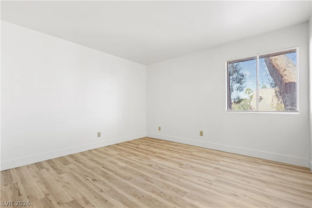 5383 Indian River, Las Vegas, NV 89103