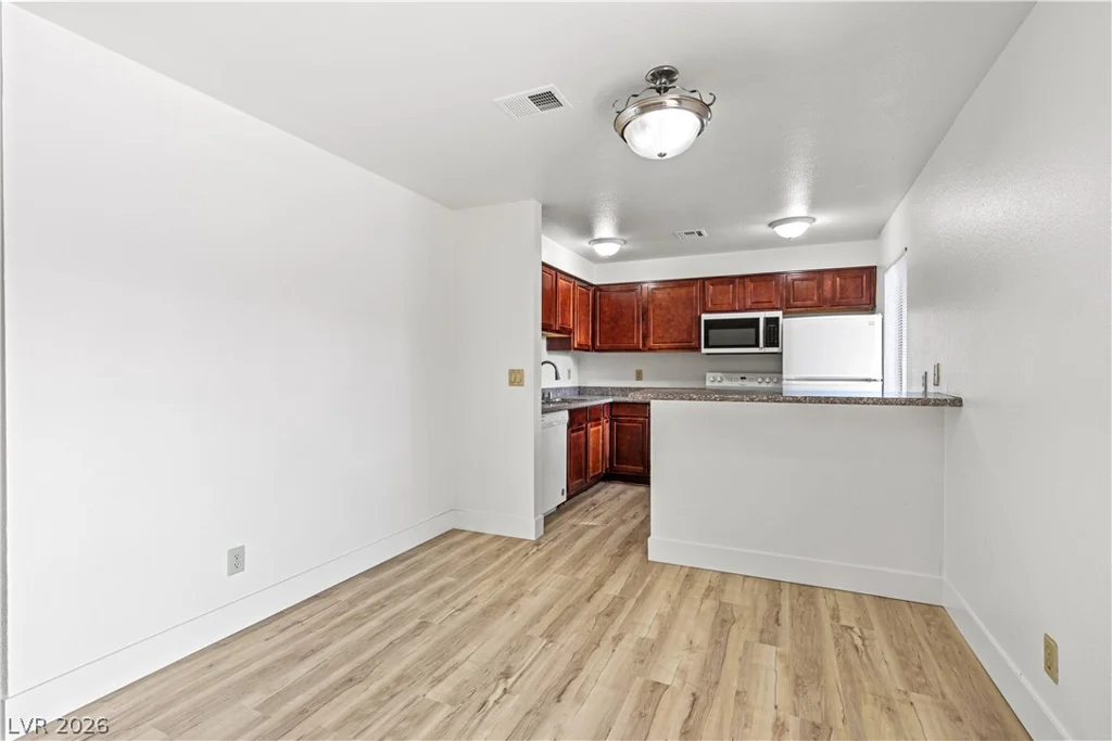 5383 Indian River, Las Vegas, NV 89103