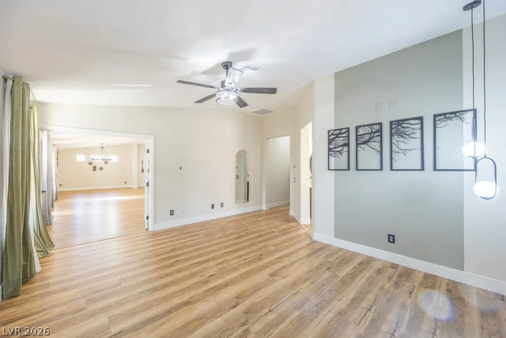 8217 Cabin Springs, Las Vegas, NV 89131