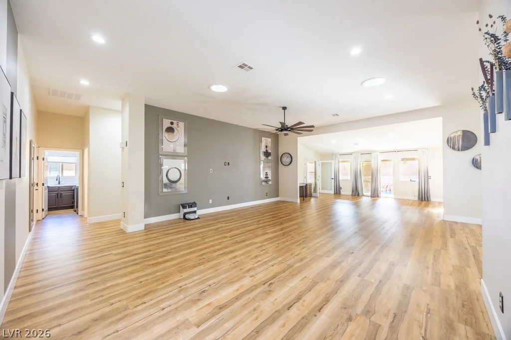 8217 Cabin Springs, Las Vegas, NV 89131