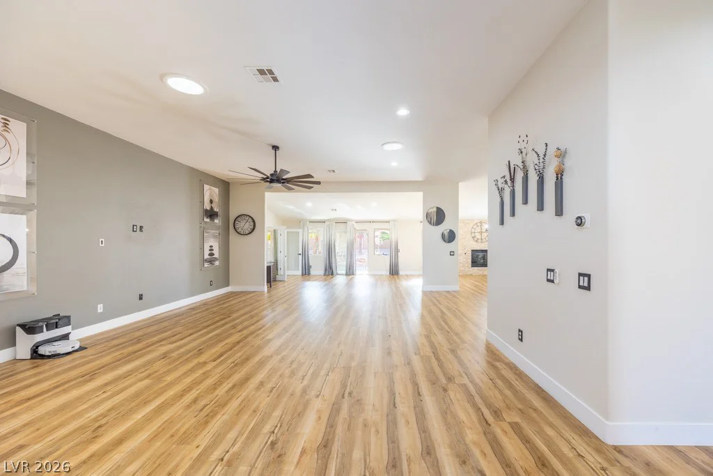 8217 Cabin Springs, Las Vegas, NV 89131