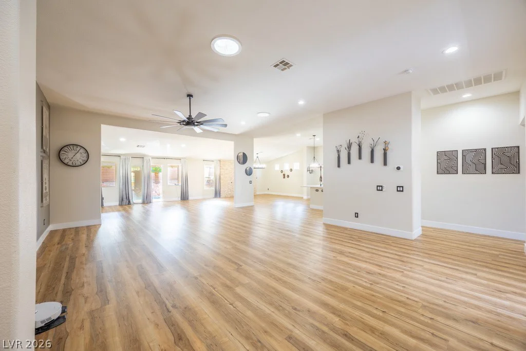 8217 Cabin Springs, Las Vegas, NV 89131