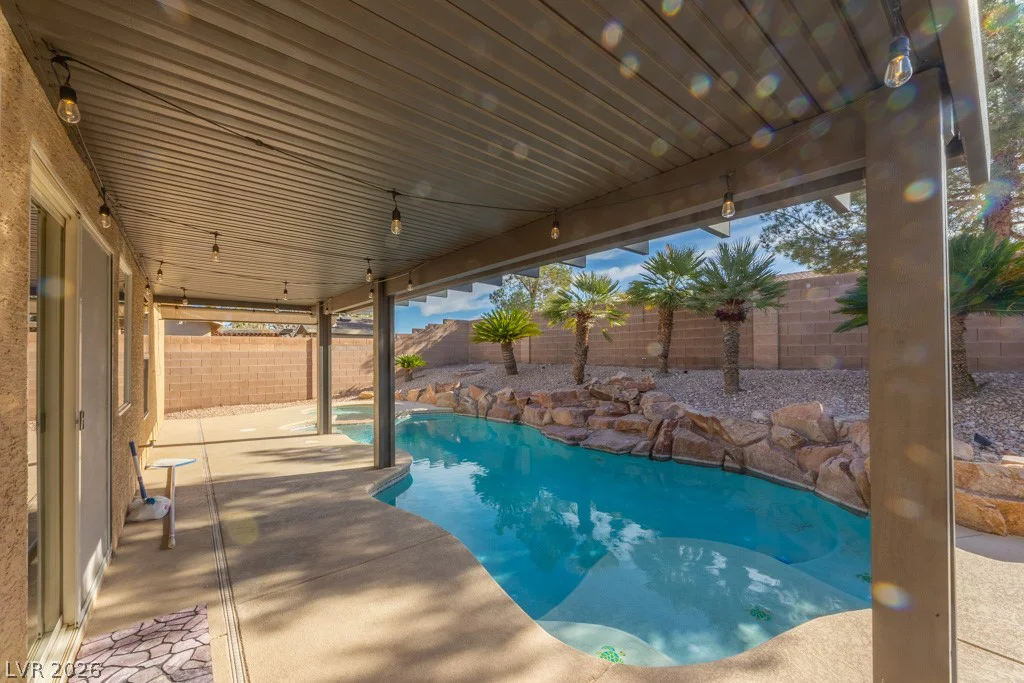8217 Cabin Springs, Las Vegas, NV 89131