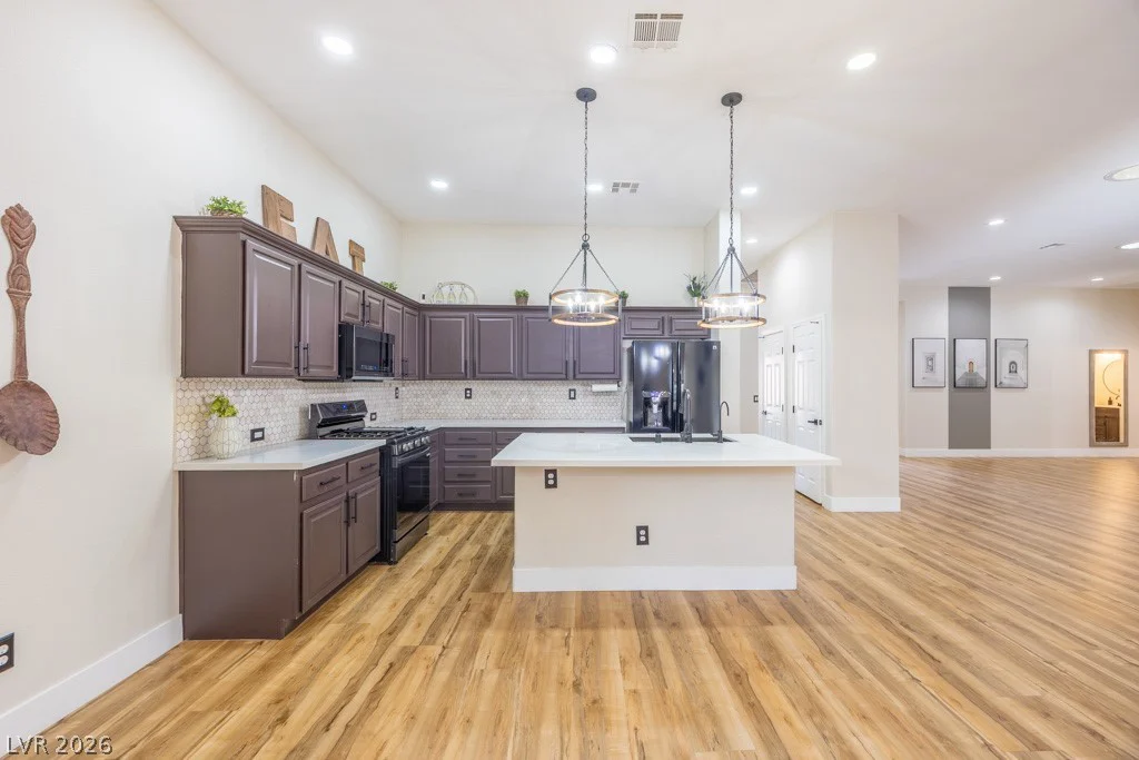 8217 Cabin Springs, Las Vegas, NV 89131