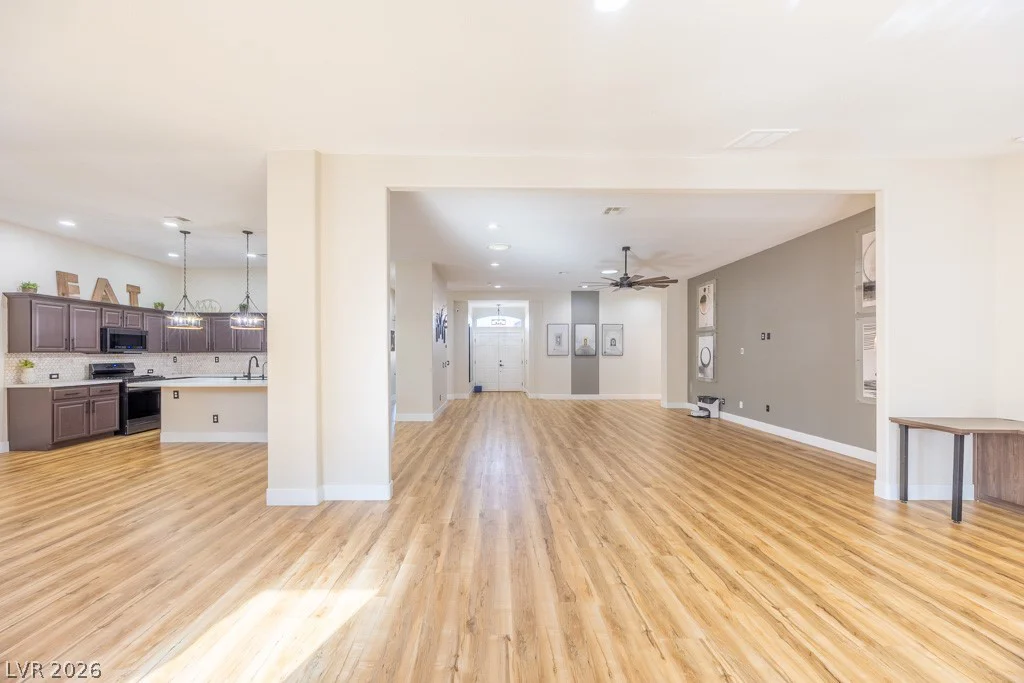 8217 Cabin Springs, Las Vegas, NV 89131