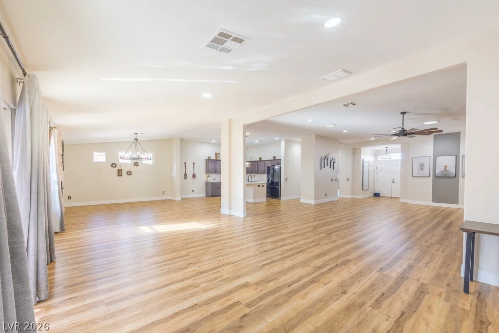 8217 Cabin Springs, Las Vegas, NV 89131