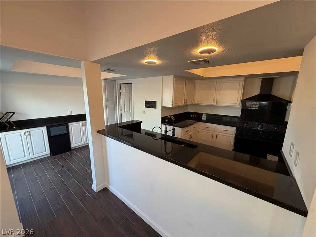 245 Cimarron, Las Vegas, NV 89145