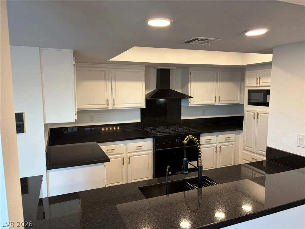 245 Cimarron, Las Vegas, NV 89145
