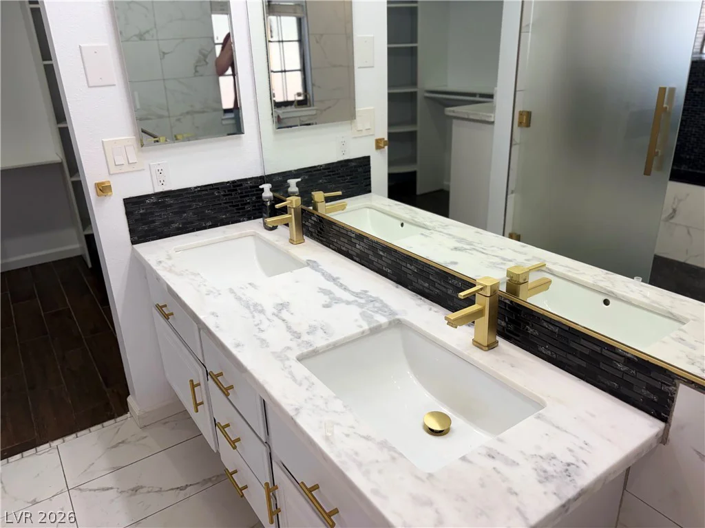 245 Cimarron, Las Vegas, NV 89145