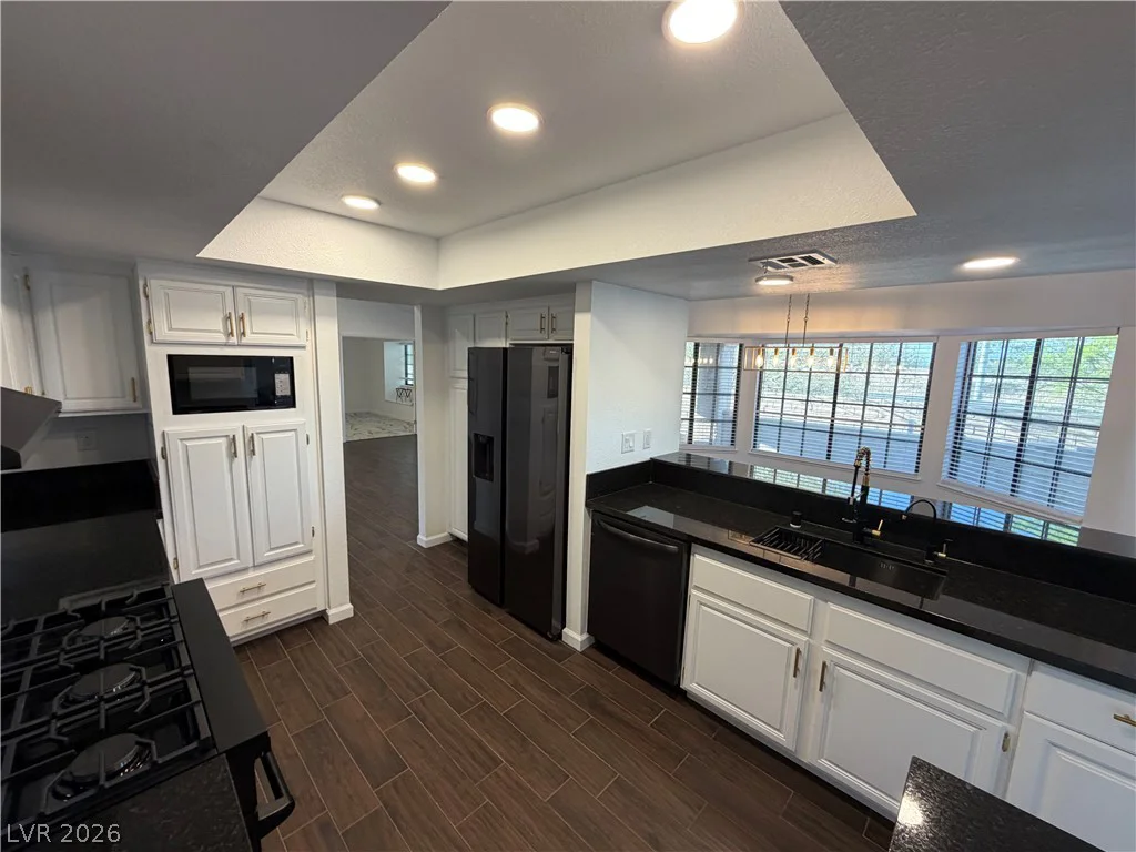 245 Cimarron, Las Vegas, NV 89145