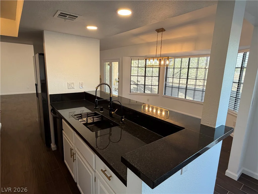 245 Cimarron, Las Vegas, NV 89145