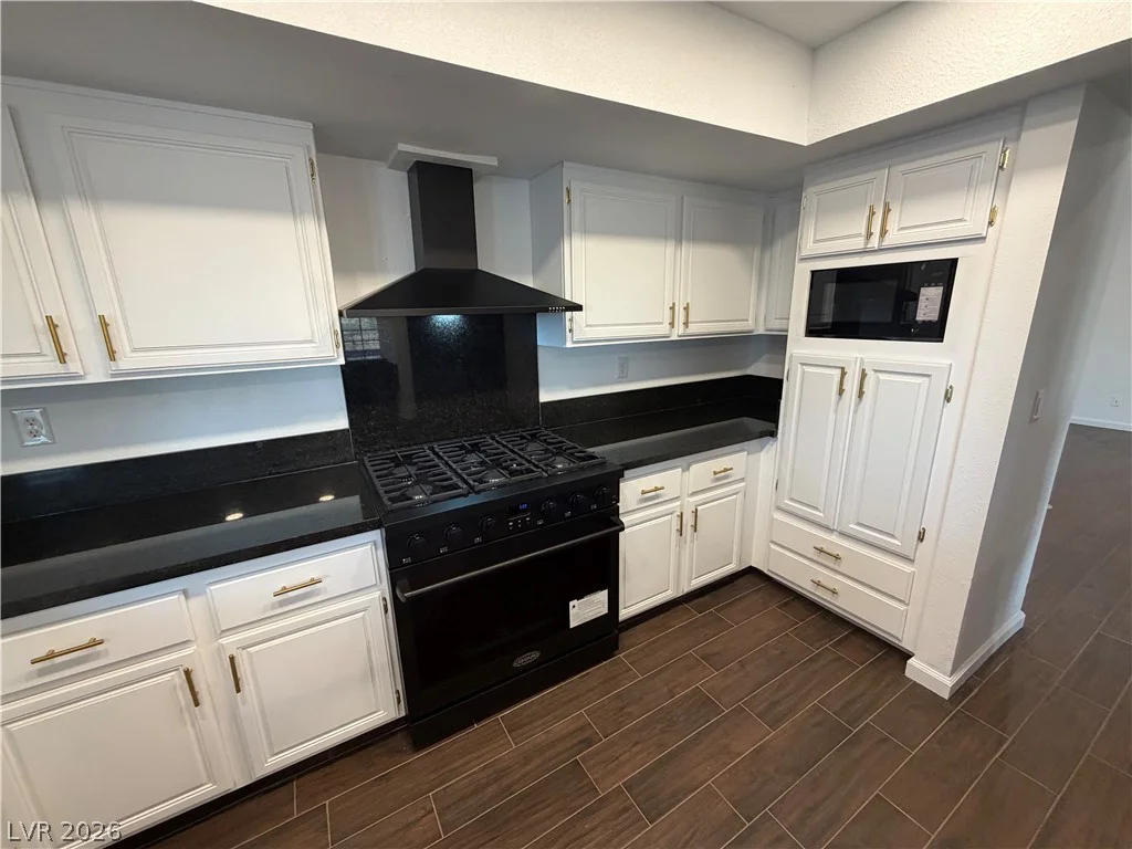 245 Cimarron, Las Vegas, NV 89145