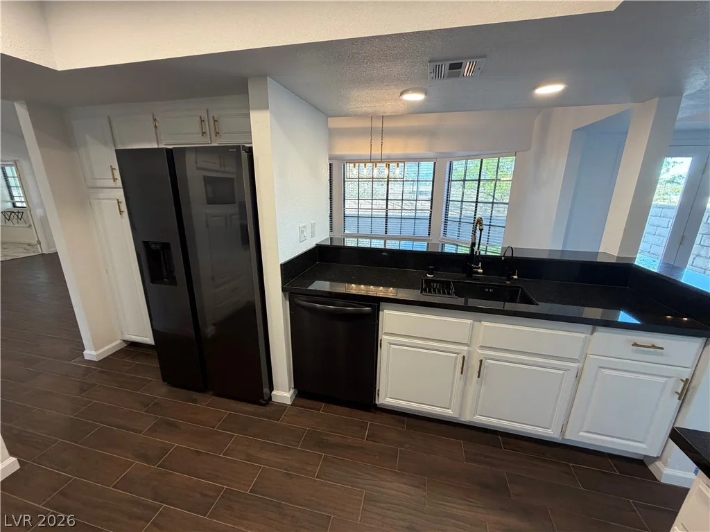 245 Cimarron, Las Vegas, NV 89145