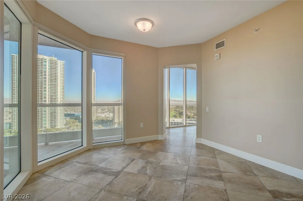 2777 Paradise, Las Vegas, NV 89109