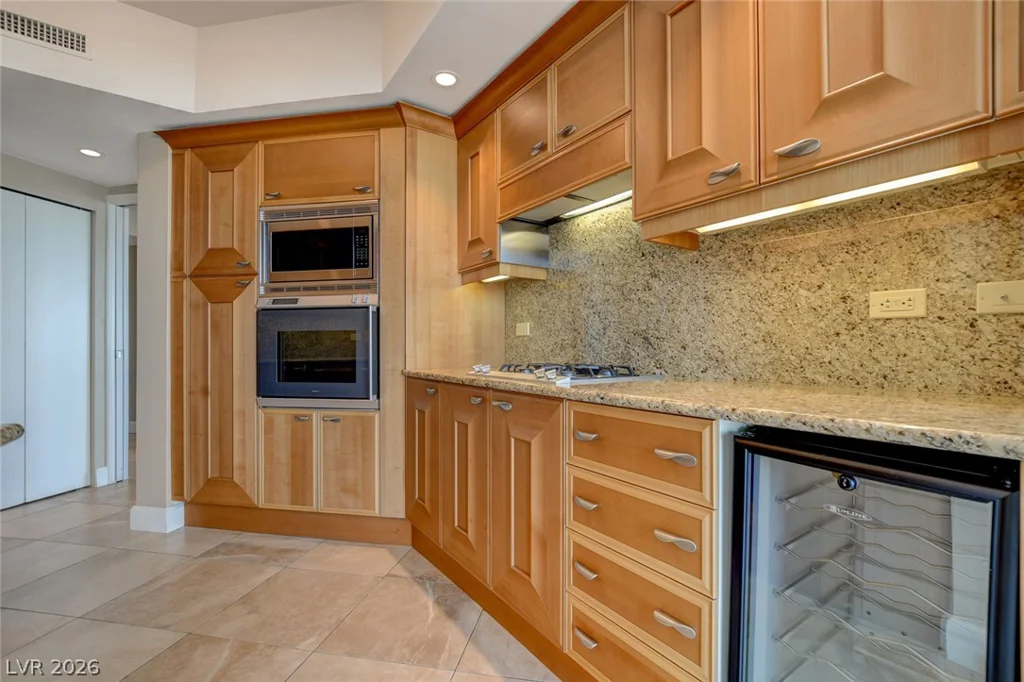 2777 Paradise, Las Vegas, NV 89109