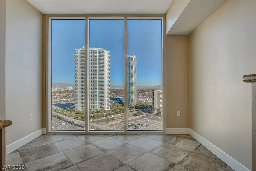 2777 Paradise, Las Vegas, NV 89109