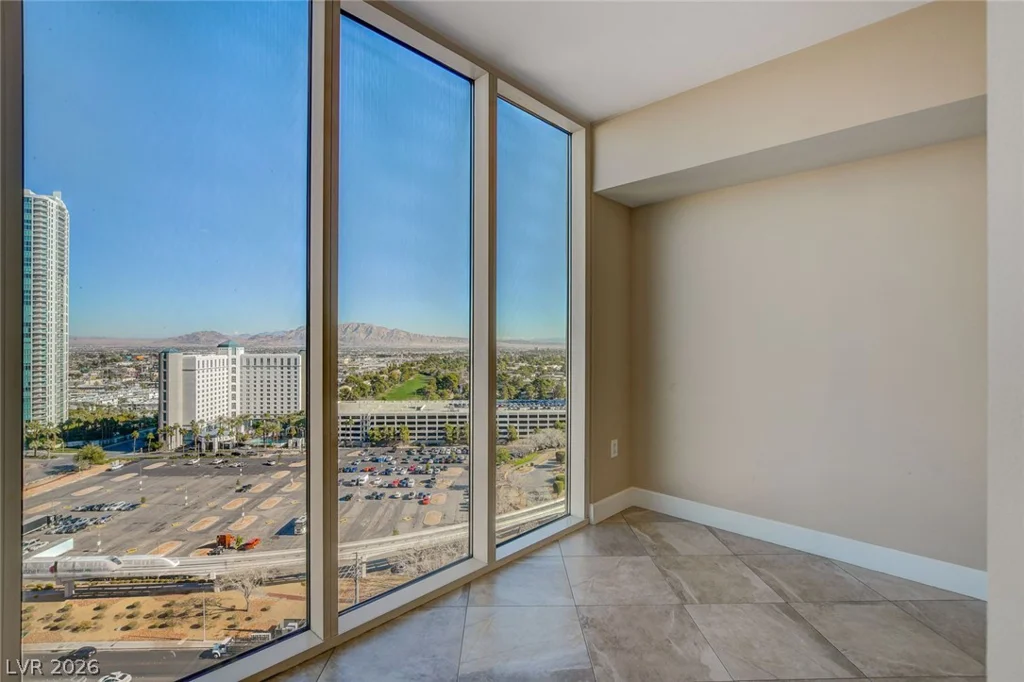 2777 Paradise, Las Vegas, NV 89109