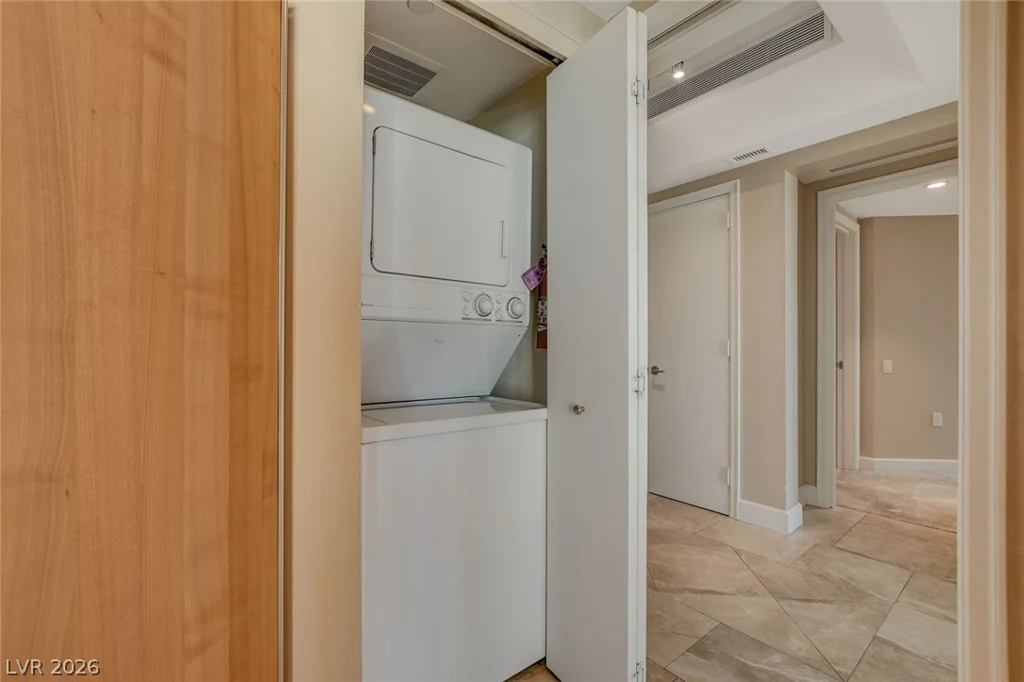 2777 Paradise, Las Vegas, NV 89109