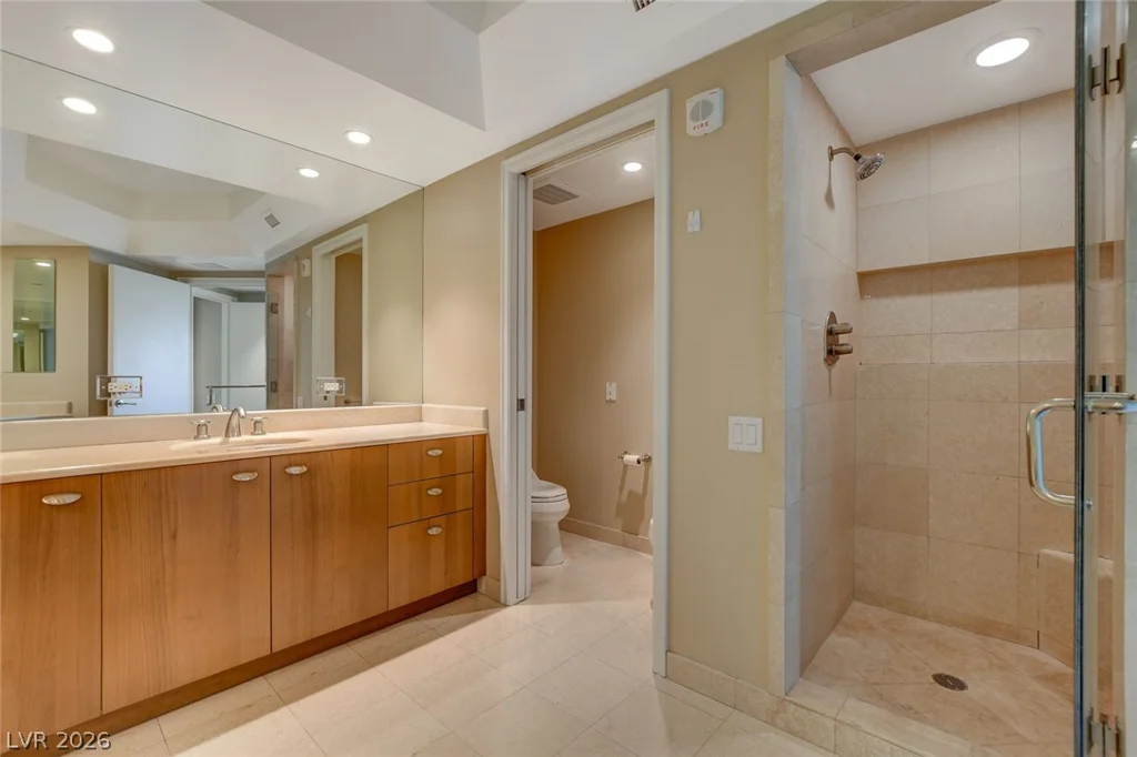 2777 Paradise, Las Vegas, NV 89109