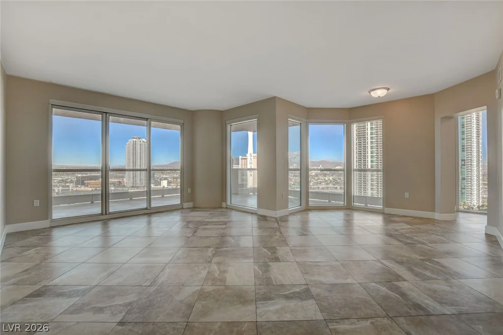 2777 Paradise, Las Vegas, NV 89109