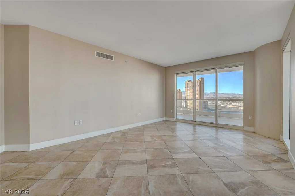2777 Paradise, Las Vegas, NV 89109