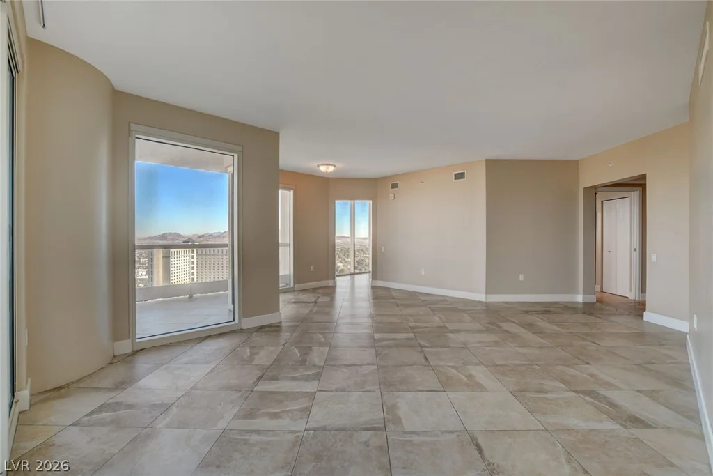 2777 Paradise, Las Vegas, NV 89109