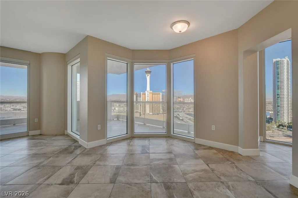 2777 Paradise, Las Vegas, NV 89109