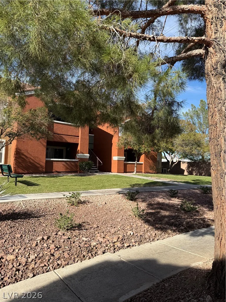 8101 Flamingo, Las Vegas, NV 89147