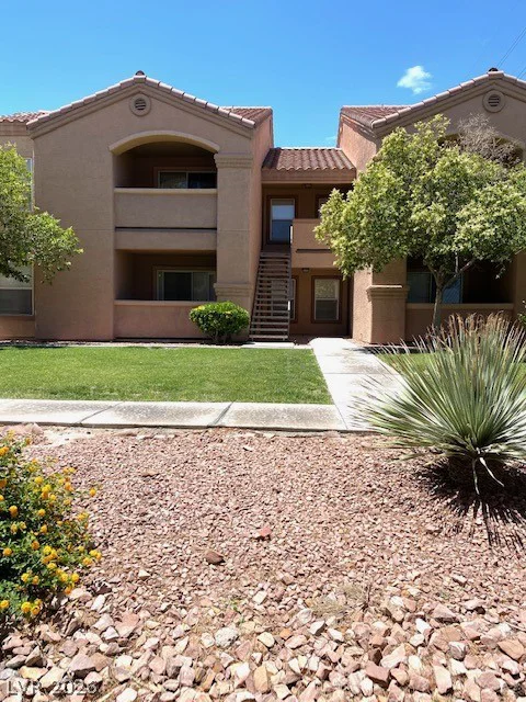 8101 Flamingo, Las Vegas, NV 89147