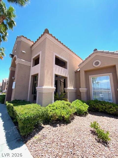 8101 Flamingo, Las Vegas, NV 89147