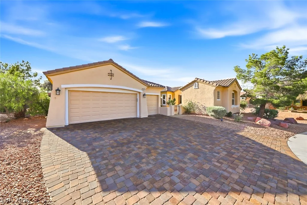 2001 Tulip Grove, Henderson, NV 89052