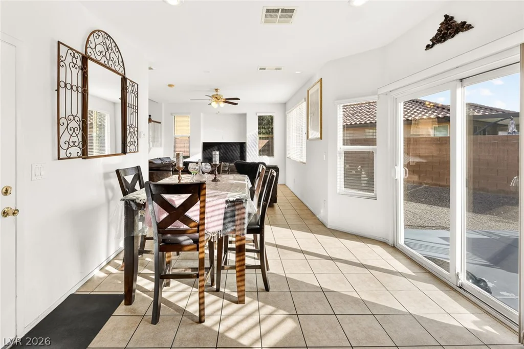 8809 Cavern Peak, Las Vegas, NV 89178
