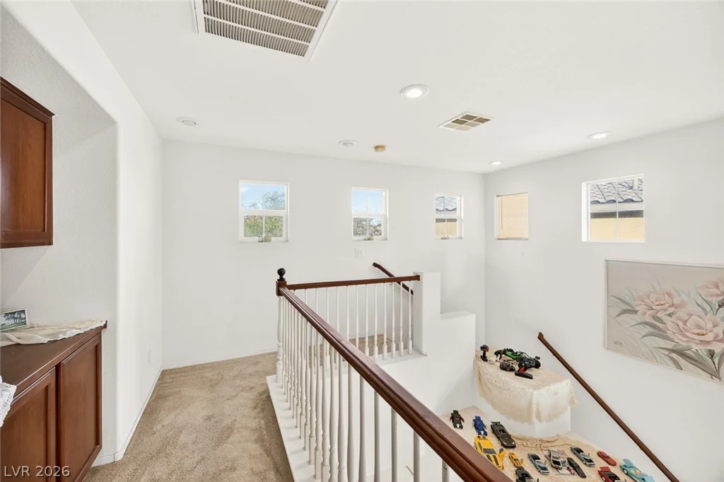 8809 Cavern Peak, Las Vegas, NV 89178