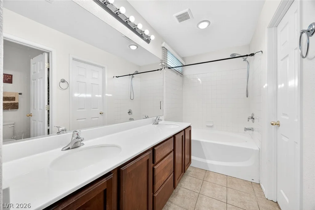 8809 Cavern Peak, Las Vegas, NV 89178