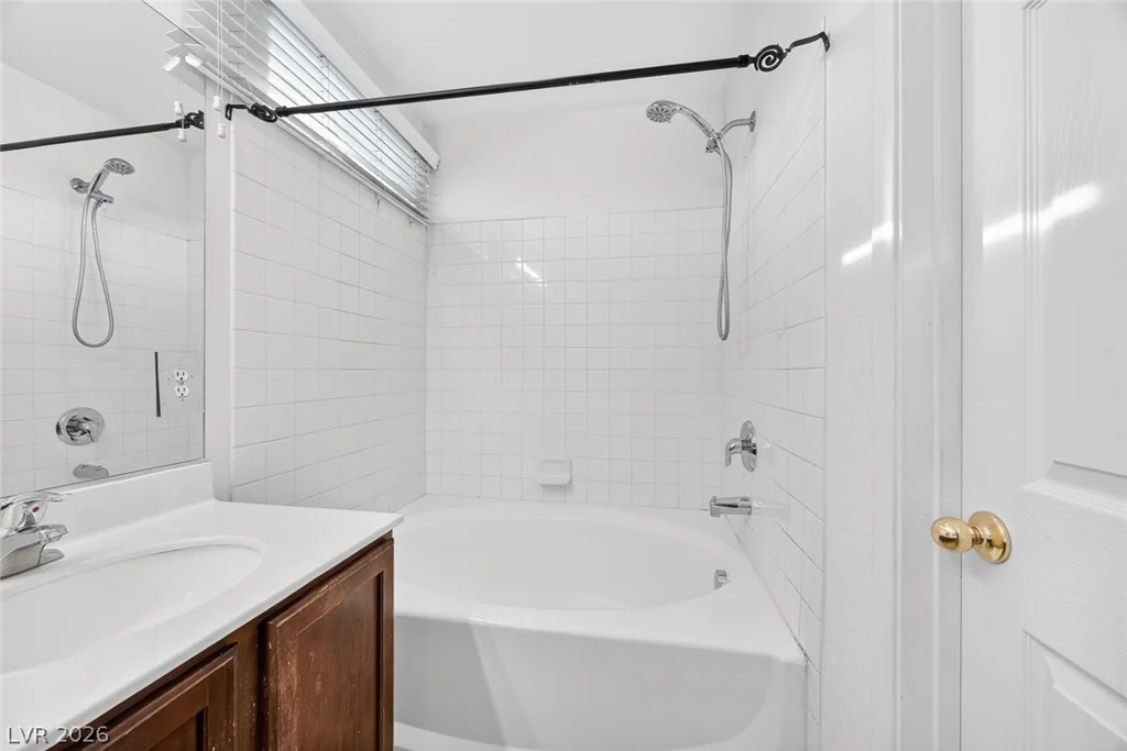 8809 Cavern Peak, Las Vegas, NV 89178