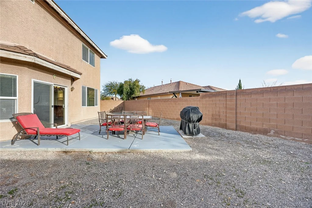 8809 Cavern Peak, Las Vegas, NV 89178