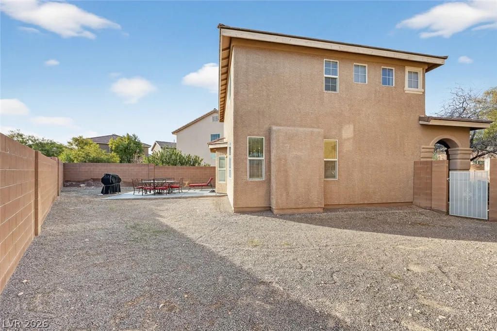 8809 Cavern Peak, Las Vegas, NV 89178
