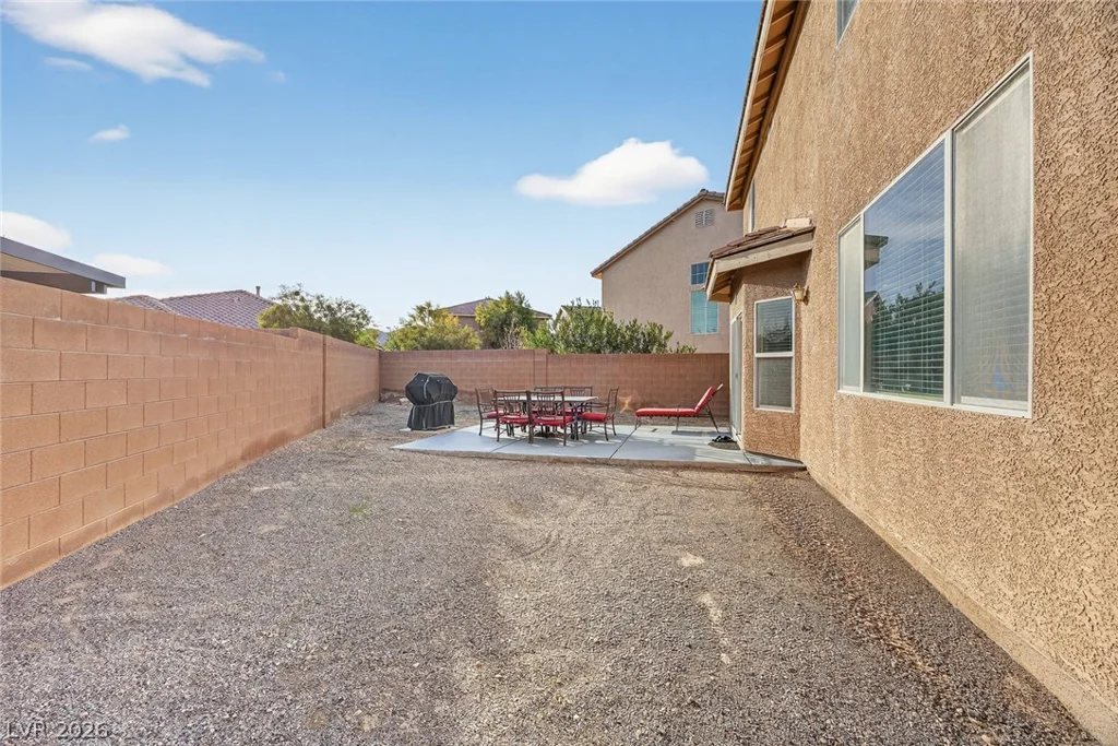 8809 Cavern Peak, Las Vegas, NV 89178