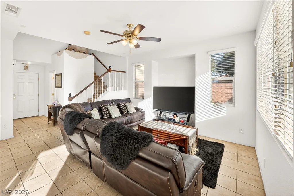 8809 Cavern Peak, Las Vegas, NV 89178