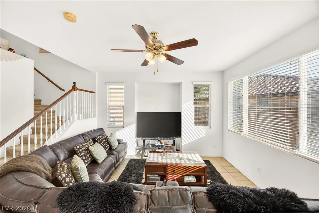 8809 Cavern Peak, Las Vegas, NV 89178
