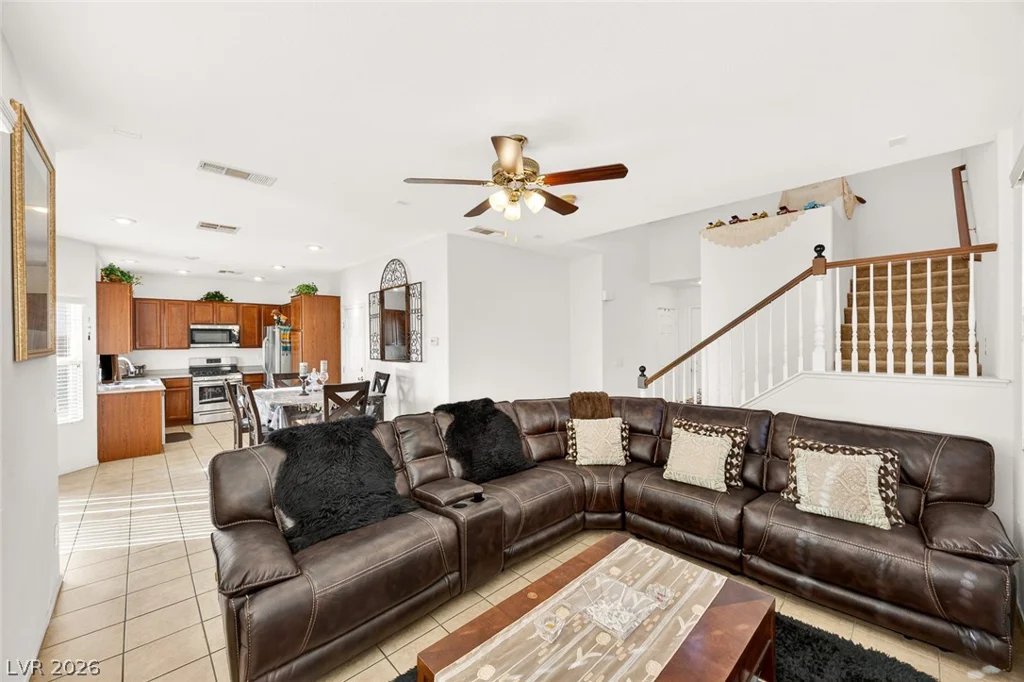 8809 Cavern Peak, Las Vegas, NV 89178