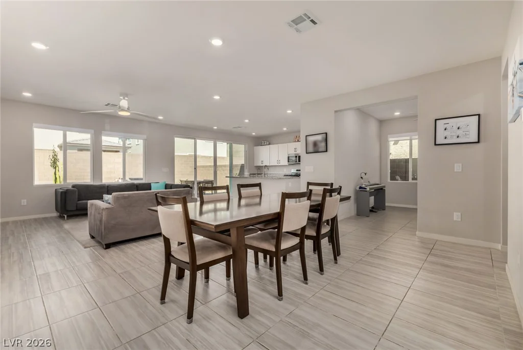 2858 Victorian, North Las Vegas, NV 89086