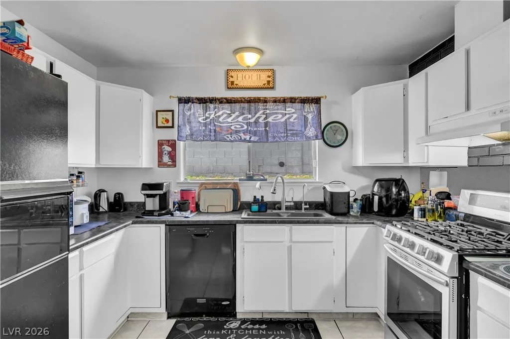 4242 Vader, Las Vegas, NV 89120