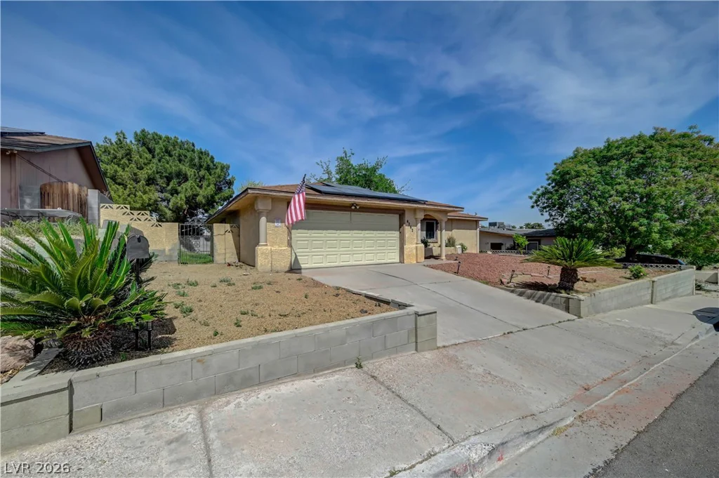 4242 Vader, Las Vegas, NV 89120