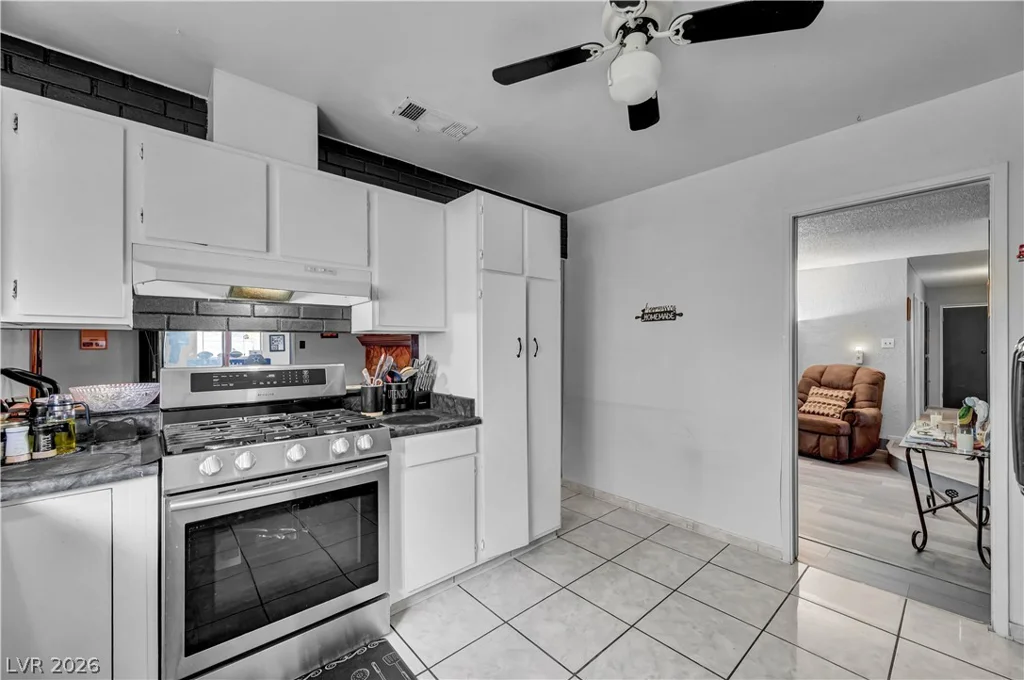 4242 Vader, Las Vegas, NV 89120