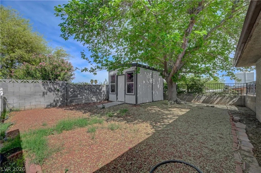 4242 Vader, Las Vegas, NV 89120